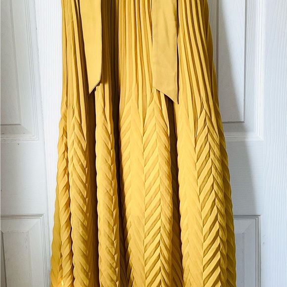 Nanette Lepore NWT Yellow  Pleated Chevron Midi Dress Size 2 - Picture 4 of 10